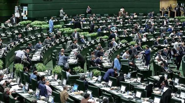 افشای حقوق میلیاردی نمایندگان مجلس / ماهیانه چقدر می گیرند؟ + اینفوگرافی + جدول