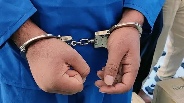 موبایل قاپی زن و مرد جوان در شهرک غرب تهران / زن جوان گریخت اما مرد جوان دستگیر شد