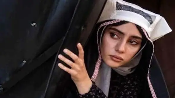 سلفی ترلان پروانه با گلاره عباسی و لاله اسکندری، هنرمندان خانم سریال بامداد خمار / قابی از بازیگران درام غم‌انگیز عشق محبوبه و شاگرد نجار