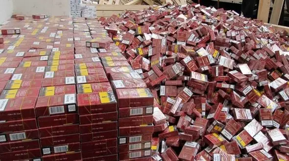 افزایش مالیات سیگار‌ در بودجه 1402به نفع امارات!/ ‌‌‌‌بازار دخانیات کشور هدیه دولتی به بازار اعراب خلیج فارس! 