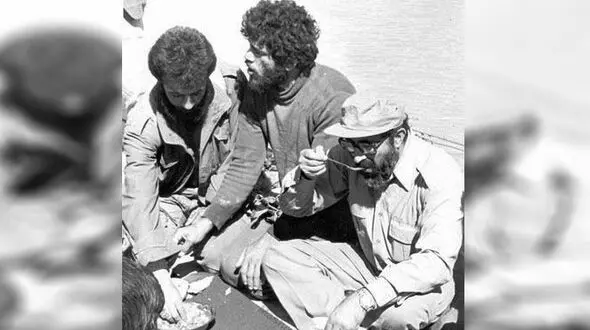 ضیافت آبگوشت شهید چمران پس از ساخت پل کرخه +عکس