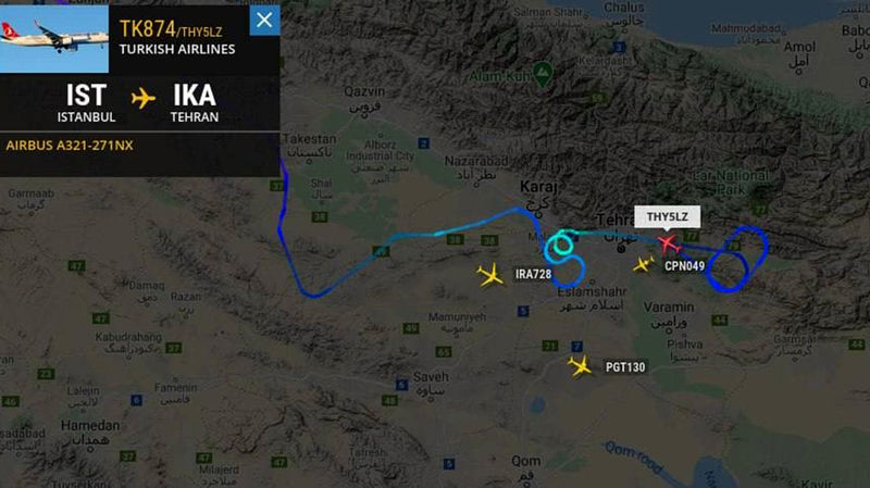 خلال در پرواز استانبول - تهران بر فراز تهران