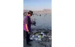 دریاچه ارومیه غرق در زباله ! / دریاچه دوباره نفس کشید، اما ما دوباره زخمش زدیم؛ روایت تلخ پسماندها در کنار دریاچه + فیلم