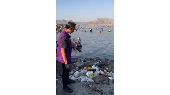 دریاچه ارومیه غرق در زباله ! / دریاچه دوباره نفس کشید، اما ما دوباره زخمش زدیم؛ روایت تلخ پسماندها در کنار دریاچه + فیلم