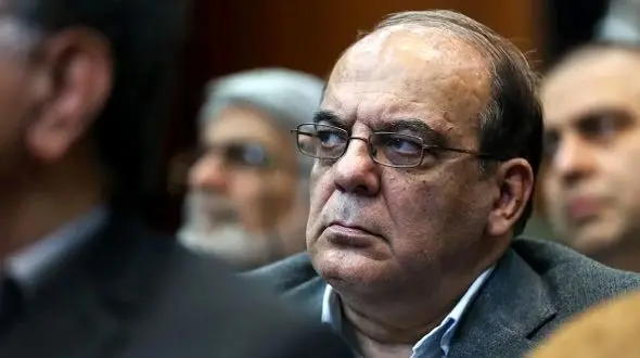 عباس عبدی به پزشکیان: آیا حاضرید برای مراسم‌های آقای رئیسی کمک کنید؟