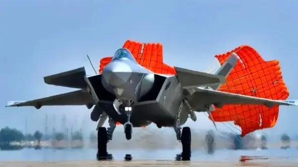 قدرتمندترین جنگنده چین که آمریکا را به چالش کشیده است