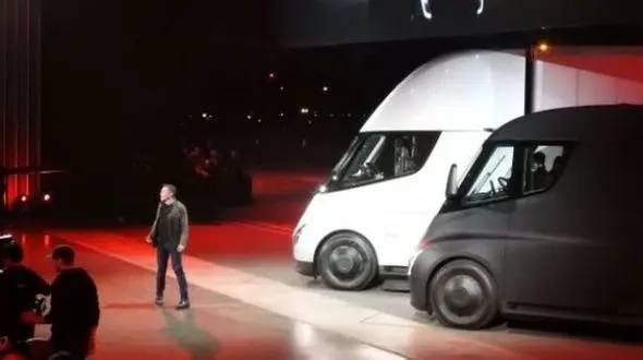 کامیون الکتریکی تسلا دنده و کلاچ ندارد