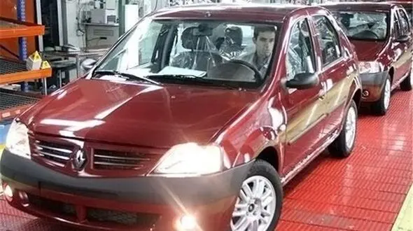 فروش رنو به ایران نصف شد