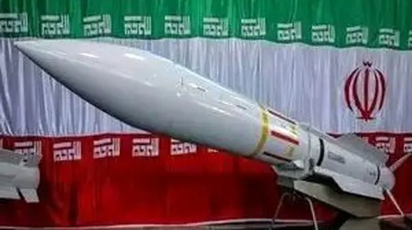 فیلم / وحشت اماراتی ها از موشک های ایرانی شلیک شده  از زیر دریا / شبکه اماراتی :  پیام سخت ایران به ناو هواپیمابر آمریکایی لینکلن 