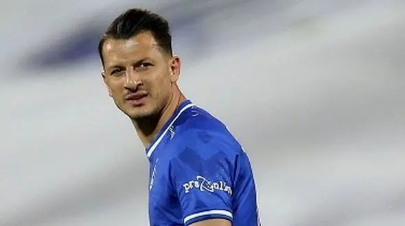 بازگشت زود هنگام آرمان به ترکیب استقلال