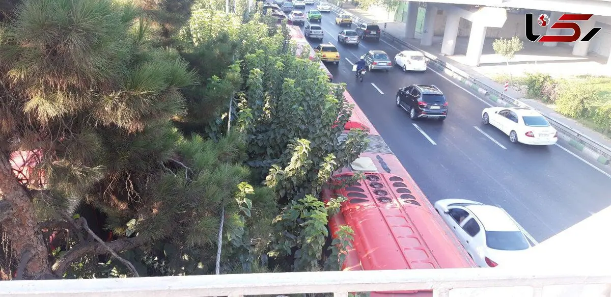 تصادف وحشت آور 2 اتوبوس بی آر تی در بزرگراه چمران / امروز رخ داد + عکس ها