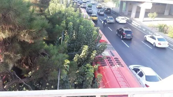 تصادف وحشت آور 2 اتوبوس بی آر تی در بزرگراه چمران / امروز رخ داد + عکس ها