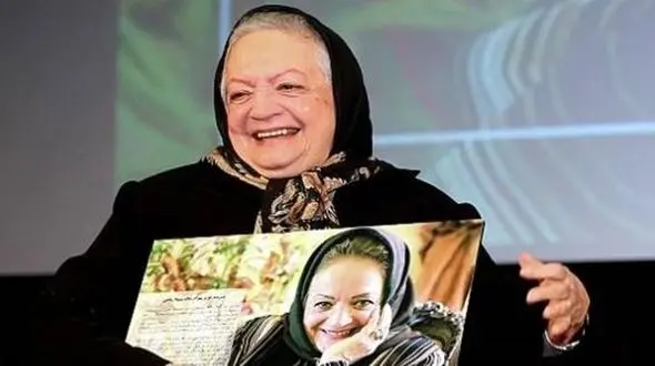 حال این خانم بازیگر وخیم است / آخرین وضعیت عزیزخانم تلویزیون از زبان فرزندش + عکس