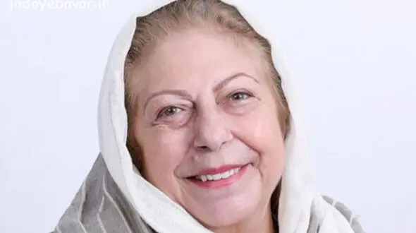 عکس فوق جوانی ثریا قاسمی با شوهر جذاب و بچه های قدو نیم قدش !