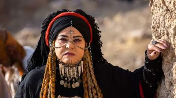 گذر زمان برای رابعه اسکویی معکوس عمل می‌کند / بازیگر ۵۹ ساله ایرانی با استایلی جوان‌پسند غوغا به پا کرد