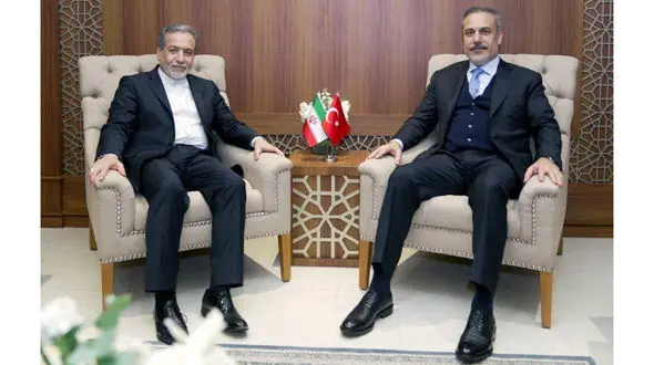 دیدار عراقچی با وزرای ترکیه وعمان و مصر در حاشیه اجلاس فوق‌العاده وزرای خارجه 