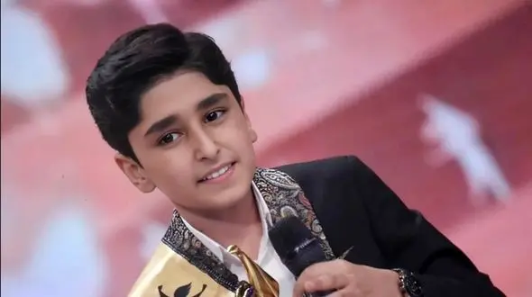 فیلم آواز خوانی محلی باشکوه علی طولابی عزیز به یاد حسن زیرک/ دل همه رو ربود پشت صحنه اشک میریزن