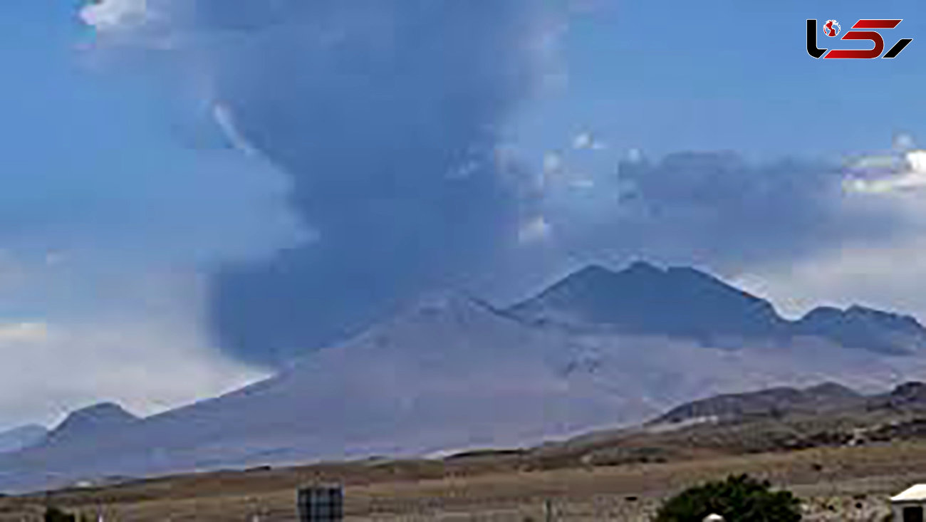 فیلم لحظه فوران آتشفشان لاسکار در شمال شرقی شیلی