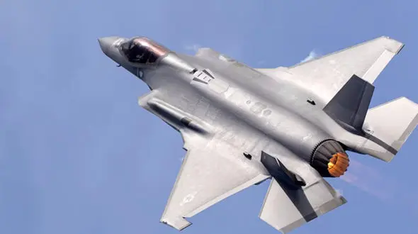 ادعای رسانه اسرائیلی: جنگنده‌های اسرائیل شب گذشته تا مرز ایران آمدند