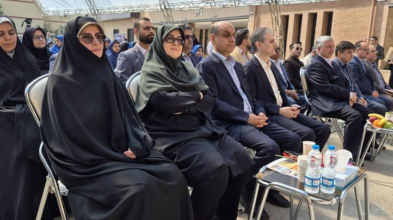 مدرسه خیرساز «مهرعظام» رشت با حضور فاطمه مهاجرانی سخنگوی دولت افتتاح شد.