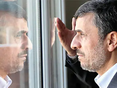 محمود احمدی نژاد کجاست؟ / چرا او به یکی از معماهای جنگ ایران و آمریکا تبدیل شده؟ / کلاه گشاد یا پاس گل به راست افراطی؟