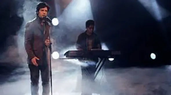 درگیری خونین محافظان فرهاد مجیدی با یک خواننده معروف در افغانستان+عکس