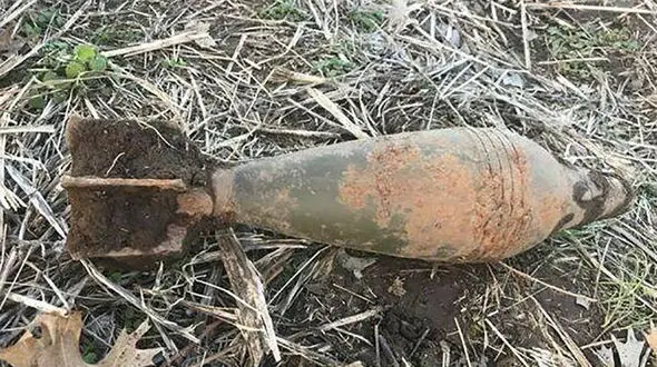 برخورد یک خمپاره به خاک ایران + عکس و فیلم