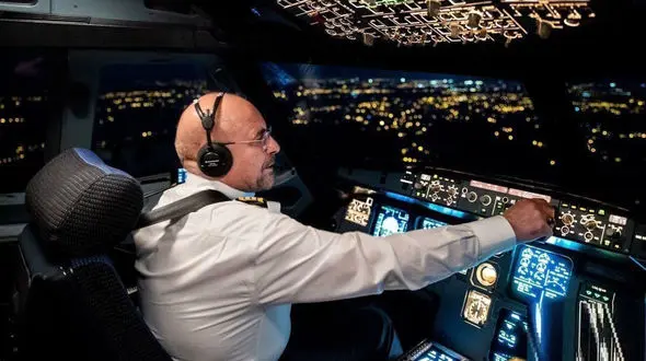 قالیباف خلبان پرواز سفر به تاجیکستان بود + فیلم لحظه فرود هواپیما به خلبانی قالیباف+ عکس و فیلم 