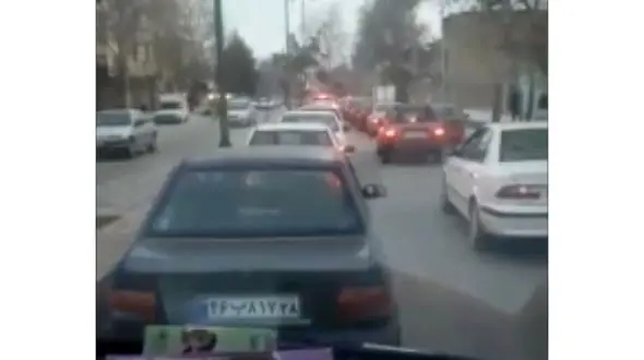 وقتی خودروی آمبولانس پشت ترافیک نوروزی گیر می‌کند! + فیلم