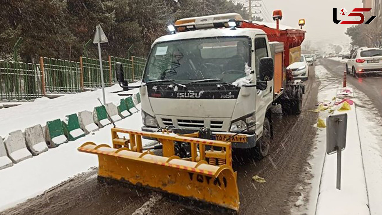 عملیات برف‌روبی در شمال پایتخت با ۲۱۵ دستگاه برف روب