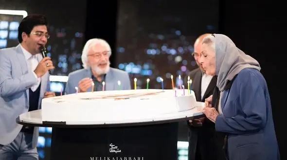  جشن تولد  ۹۰ سالگی ژاله علو در جشنواره شهر +فیلم و عکس