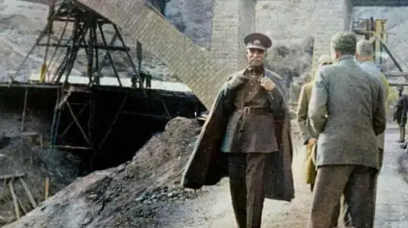 هوش مصنوعی تاریخ سیاه ایران را رنگی کرد / 10 عکس رنگی شده از محمدرضاشاه، رضاشاه، ستارخان، باقرخان، مصدق و…