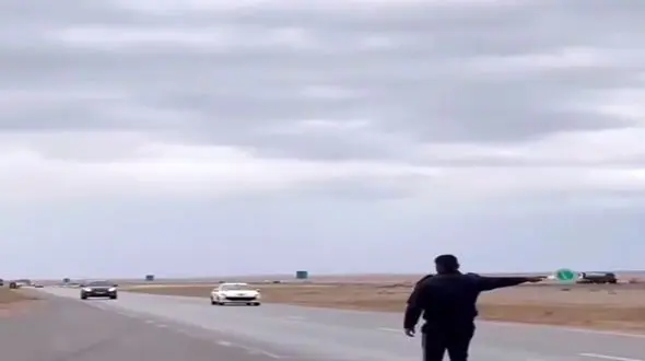 کار جالب پلیس راه یزد برای جلوگیری از سرعت غیرمجاز رانندگان + فیلم