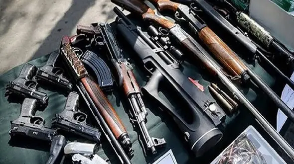 انهدام باند بزرگ قاچاق سلاح در یک عملیات پیچیده اطلاعاتی/ هفت نفر در مرزهای کرمانشاه دستگیر شدند