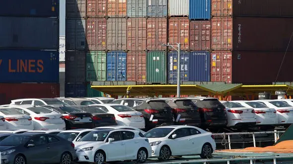 با یک میلیارد دلار چند خودرو می توان وارد کشور کرد؟