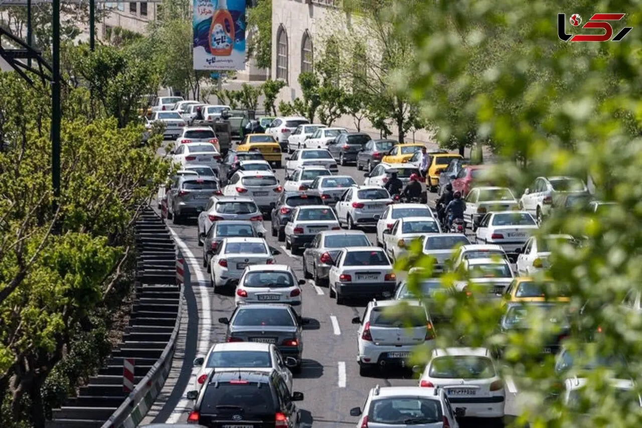 ترافیک نیمه‌سنگین در محورهای مواصلاتی و ورودی‌های البرز و تهران/زائران زمان سفرشان را مدیریت کنند