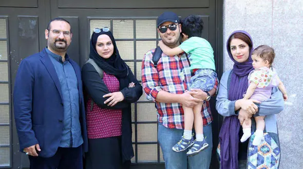 نرگس آبیار برای شرکت در انتخابات حضور پیدا کرد+ عکس