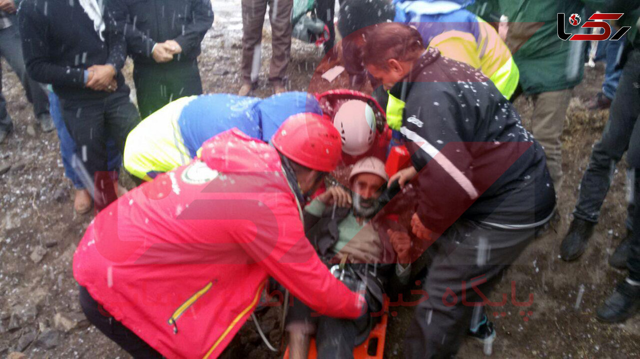 4 روز جدال با مرگ در عمق چاه 20 متری در تربت جام / او قانون مرگ را شکست + عکس