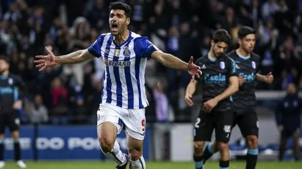 طارمی به سبک خودش پنالتی گرفت/ نجات پورتو با مهاجم ایرانی+ویدئو