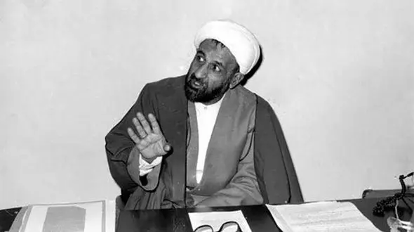 تشکیل گروه محفلی از مدرسان و اساتید برای مبارزه با رژیم شاه/ چه کسی در ساختما ن دادگاه بمب گذاشت