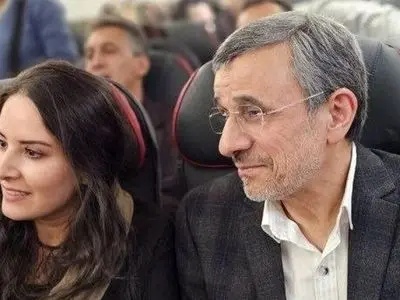 فیلم /  ارتباط نزدیک و پر عطوفت دختر و پسر نسل Z و محمود احمدی نژاد با محبت خاص آقای دکتر ...