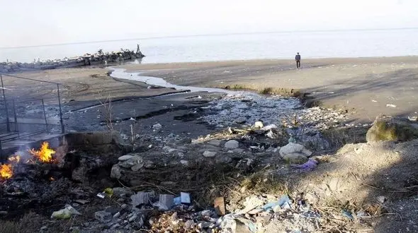 روزانه فاضلاب انسانی تصفیه نشده 10 میلیون نفر مستقیم یا غیرمستقیم وارد دریای خزر می شود / پسروی آب کاسپین به دلیل گرمایش جهانی و سدسازی های روسیه 