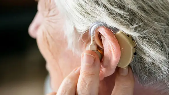 پشت‌پرده نایاب شدن سمعک در کشور / سودجویی "مراکز شنوایی شناسی" در میان است؟