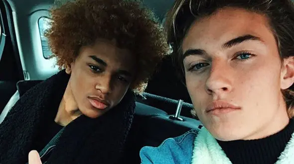 مدل های مرد چطور سلفی می گیرند؟/ راه هایی برای سلفی های جذاب! + تصاویر 
