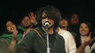 فیلم/ عرفان طهماسبی با یک اجرای دلی همه را غافلگیر کرد/ بغضی که به گریه ختم شد