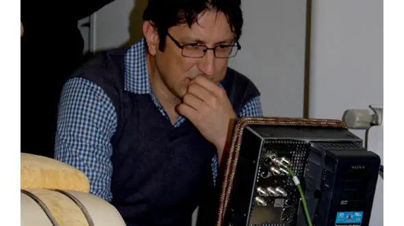  کارگردان خنده بازار مجری شد  