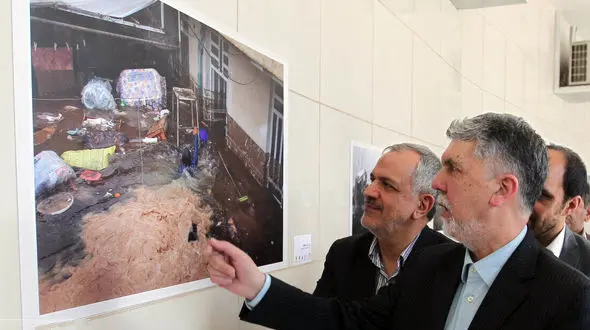 وزیر فرهنگ نمایشگاه عکس های سیل را افتتاح کرد