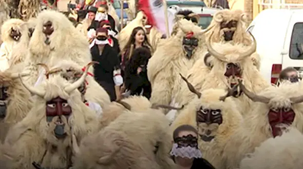 کارناول دیدنی با حضور هیولاهای ترسناک