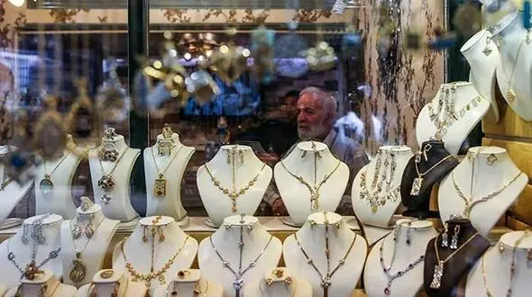 دزدان از کانال کولر طلافروشی را خالی کردند! / در سمنان