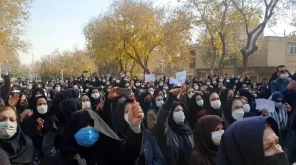 تداوم تجمع معلمان در بسیاری از استان ها + فیلم تجمع تهران در مقابل مجلس